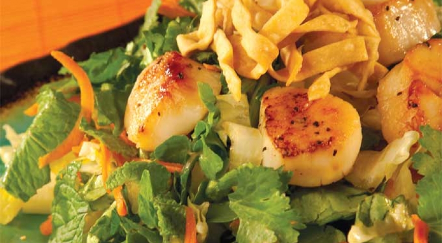Asian Style Sesame Salad with Scallops
