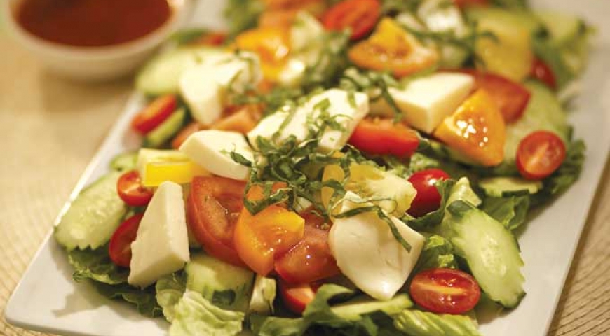 Caprese Salad with Basil Vinaigrette Caprese Salad with Basil Vinaigrette