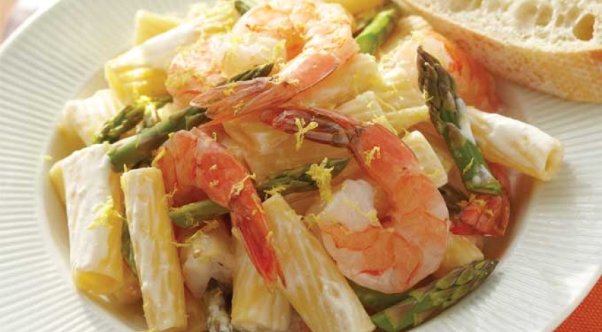 Light & Creamy Pasta with Asparagus & Shrimp