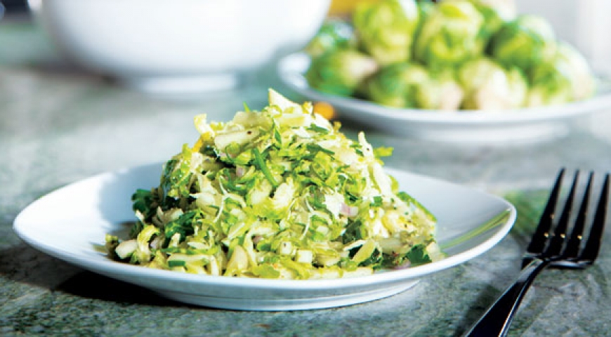 Brussels Sprouts, Apple and Mac Nut Salad Brussels Sprouts, Apple and Mac Nut Salad