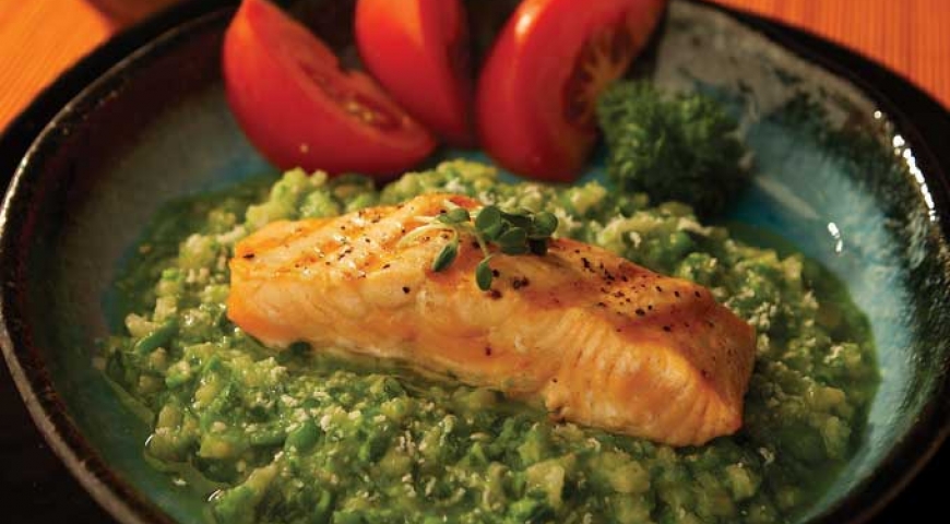 Seared Salmon with Pea & Spinach Risotto