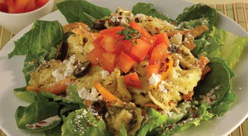 Tortellini Pasta Salad with Pesto Vinaigrette Tortellini Pasta Salad with Pesto Vinaigrette