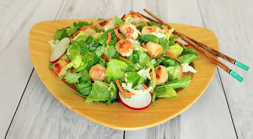 Asian Scallop Salad