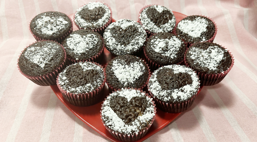 Valentine's Day Chocolate Cream Cheese Cupcakes
